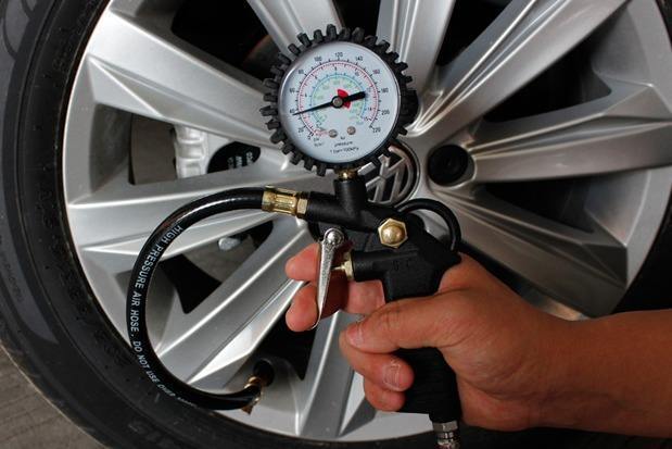 汽车轮胎气压多少合适 轮胎上标注气压在哪里