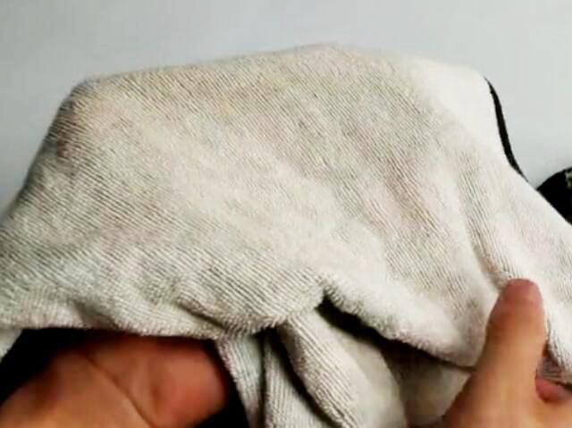 毛巾发硬有异味怎么处理 毛巾洗完了还有臭味